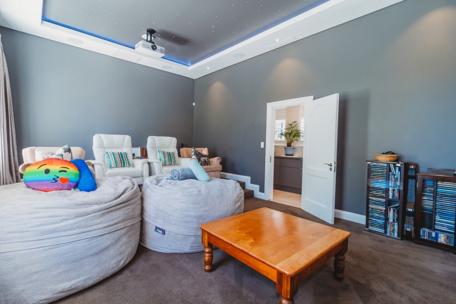 5 Bedroom Property for Sale in Glenwood Western Cape